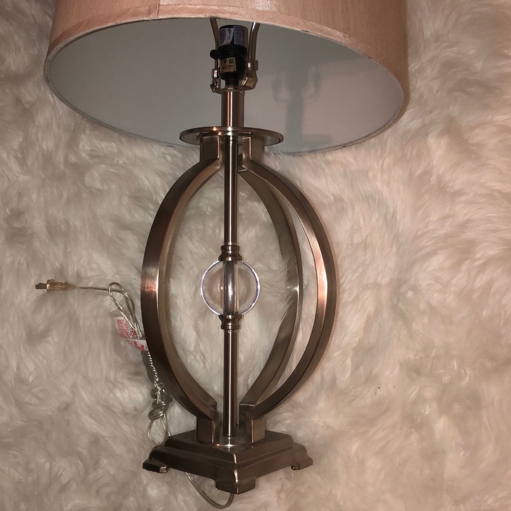 Clear/Metal Lamp